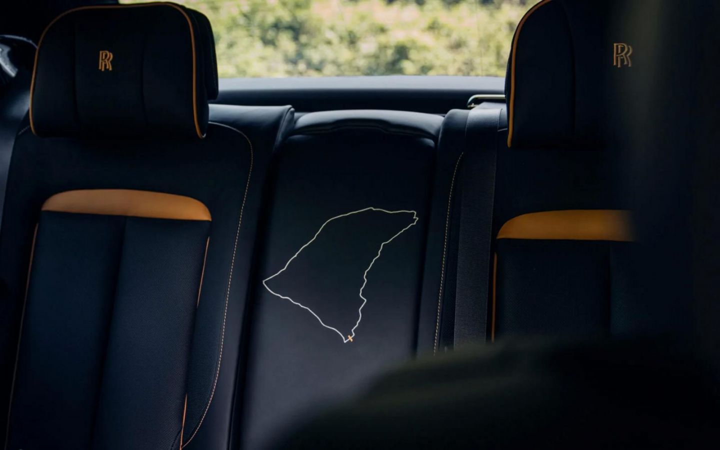 Αυτή η Rolls-Royce Ghost τιμά μία νίκη της μάρκας πριν από 120 χρόνια!